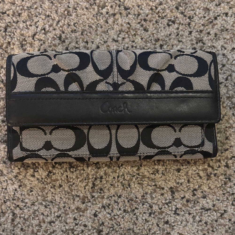 Coach Signature Black and Cream Key & Card Holder